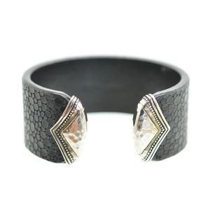 B3222 Retired Silpada Sterling Silver and Black Sting Ray Cuff Bracelet